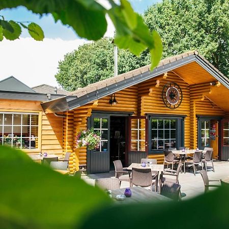 Een Gezellige Chalet Met Zonnige Buitenruimte Op De Veluwe! Putten Exterior foto